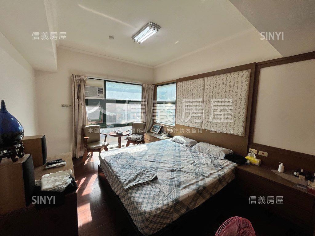近美術館山景三房平車房屋室內格局與周邊環境