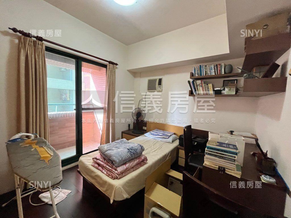 近美術館山景三房平車房屋室內格局與周邊環境