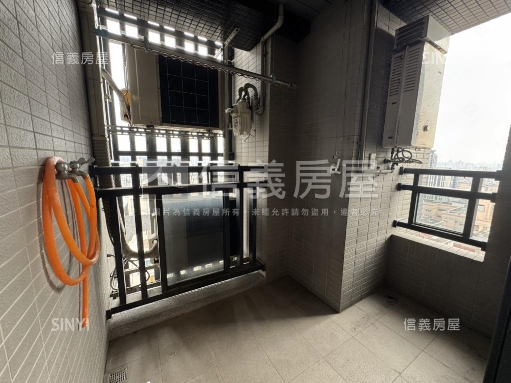 稀有達麗豪景坡平車位房屋室內格局與周邊環境