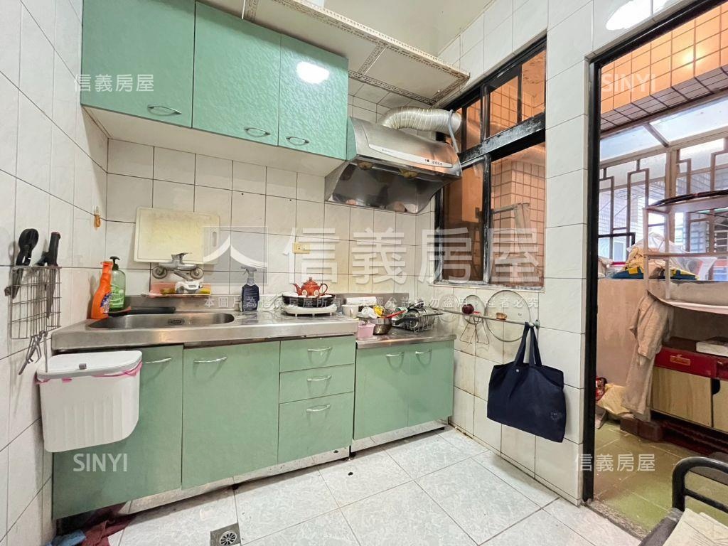 稀有河景黃金三樓房屋室內格局與周邊環境