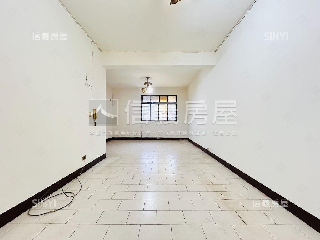 專任近捷運稀有方正二樓房屋室內格局與周邊環境