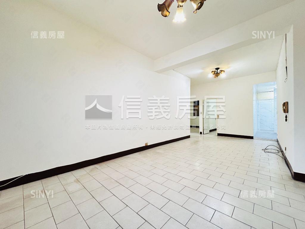 專任近捷運稀有方正二樓房屋室內格局與周邊環境