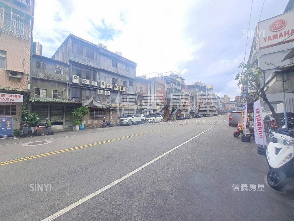 專任近捷運稀有方正二樓房屋室內格局與周邊環境
