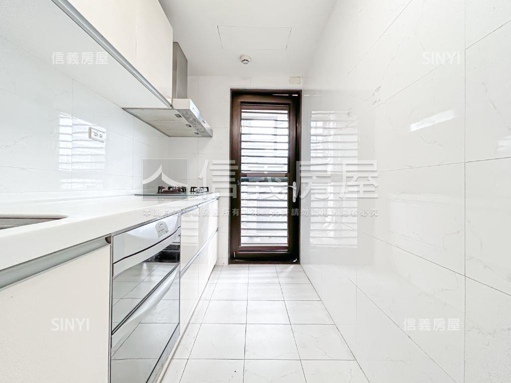 迎光第一道｜高樓晴庭３房房屋室內格局與周邊環境