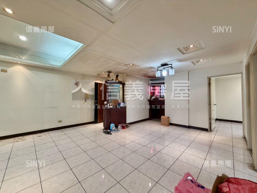 心中市，稀有電梯３房房屋室內格局與周邊環境