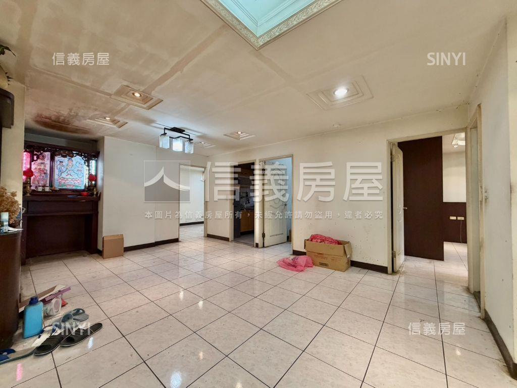 心中市，稀有電梯３房房屋室內格局與周邊環境