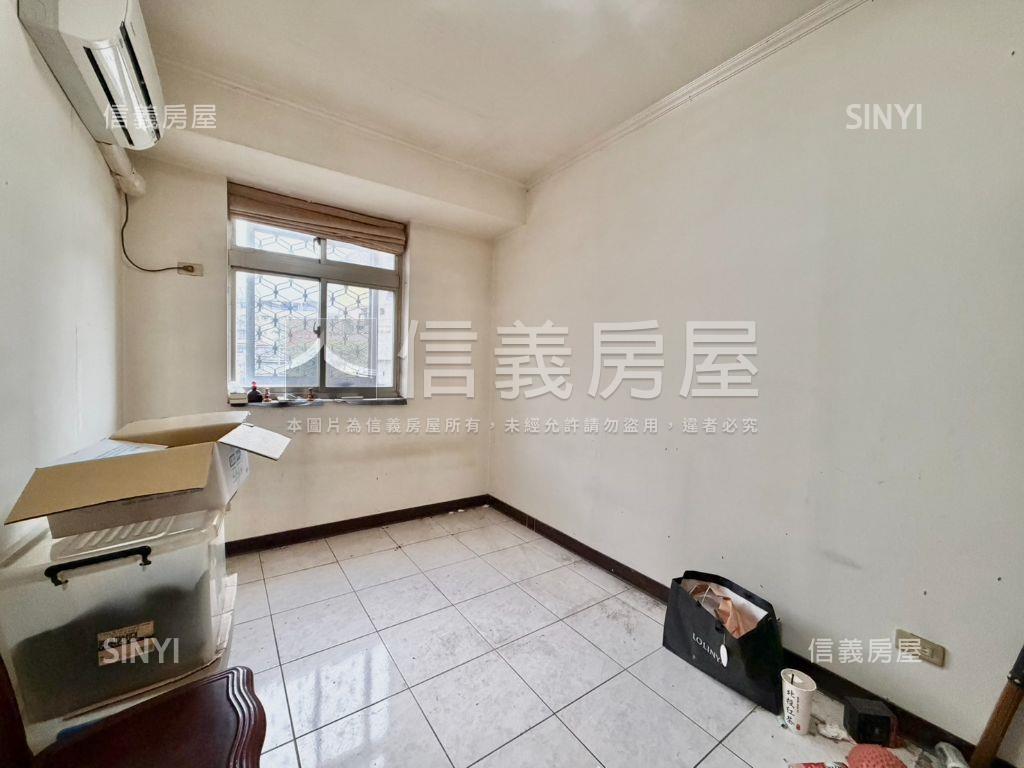 心中市，稀有電梯３房房屋室內格局與周邊環境