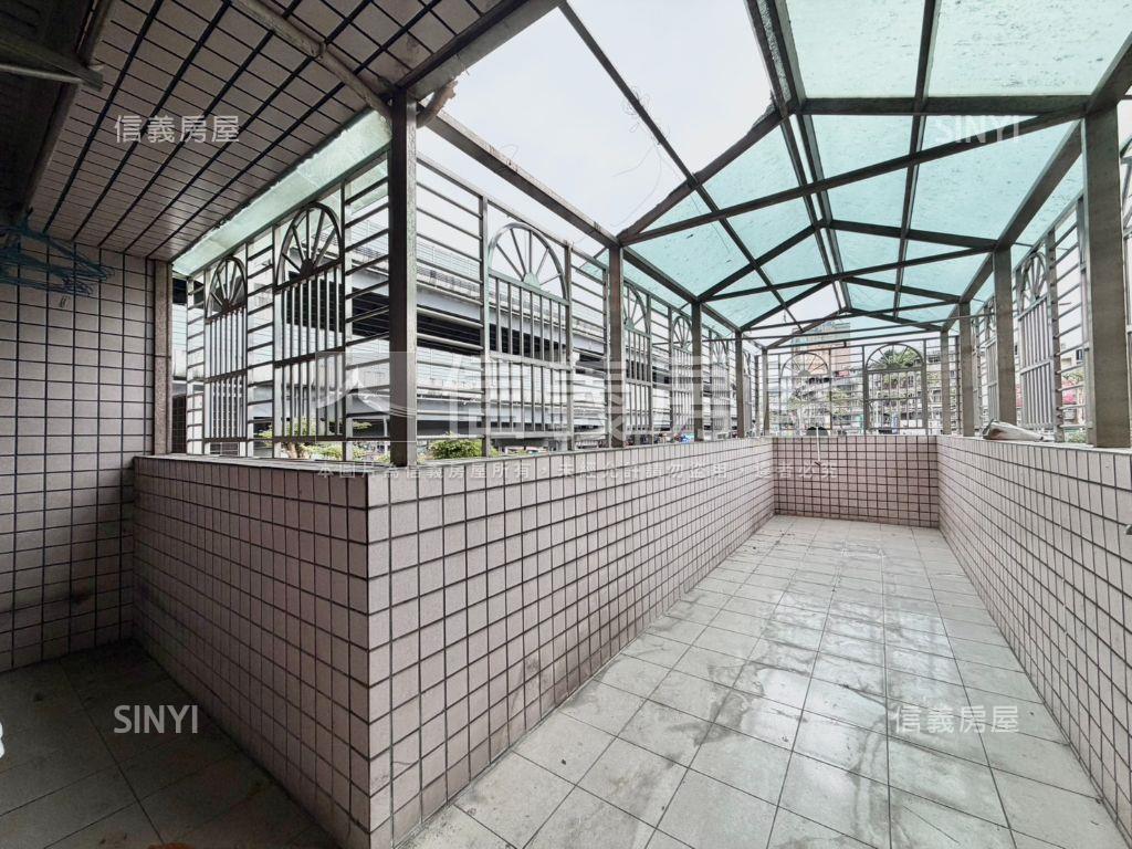 心中市，稀有電梯３房房屋室內格局與周邊環境