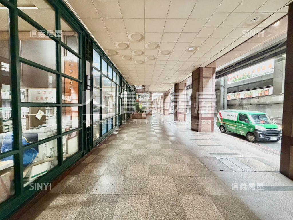 心中市，稀有電梯３房房屋室內格局與周邊環境