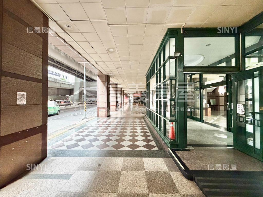 心中市，稀有電梯３房房屋室內格局與周邊環境