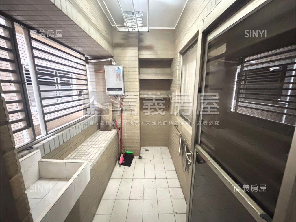 【公園景觀】三房車位房屋室內格局與周邊環境