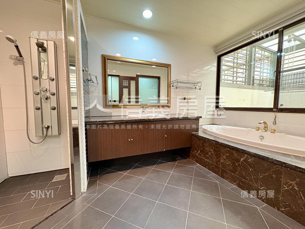 臨路朝南裕文學區美車墅房屋室內格局與周邊環境