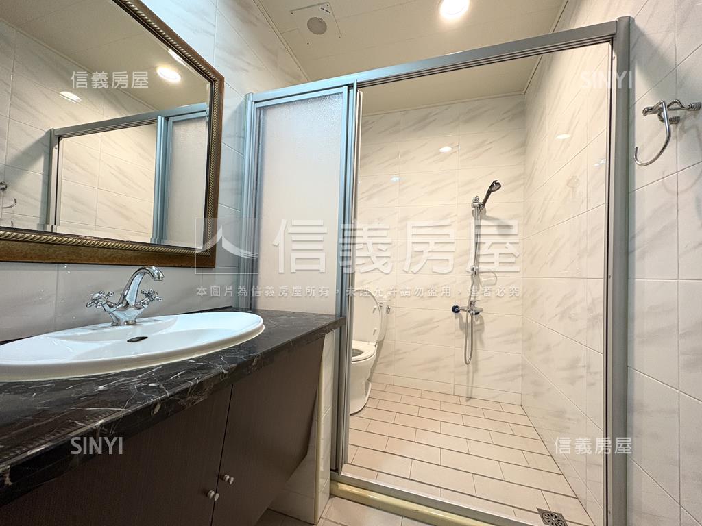 臨路朝南裕文學區美車墅房屋室內格局與周邊環境