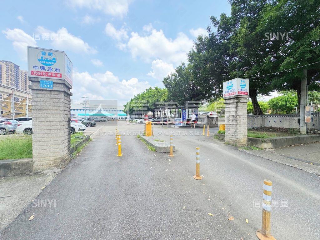 帥正山西路角間金店面讚房屋室內格局與周邊環境