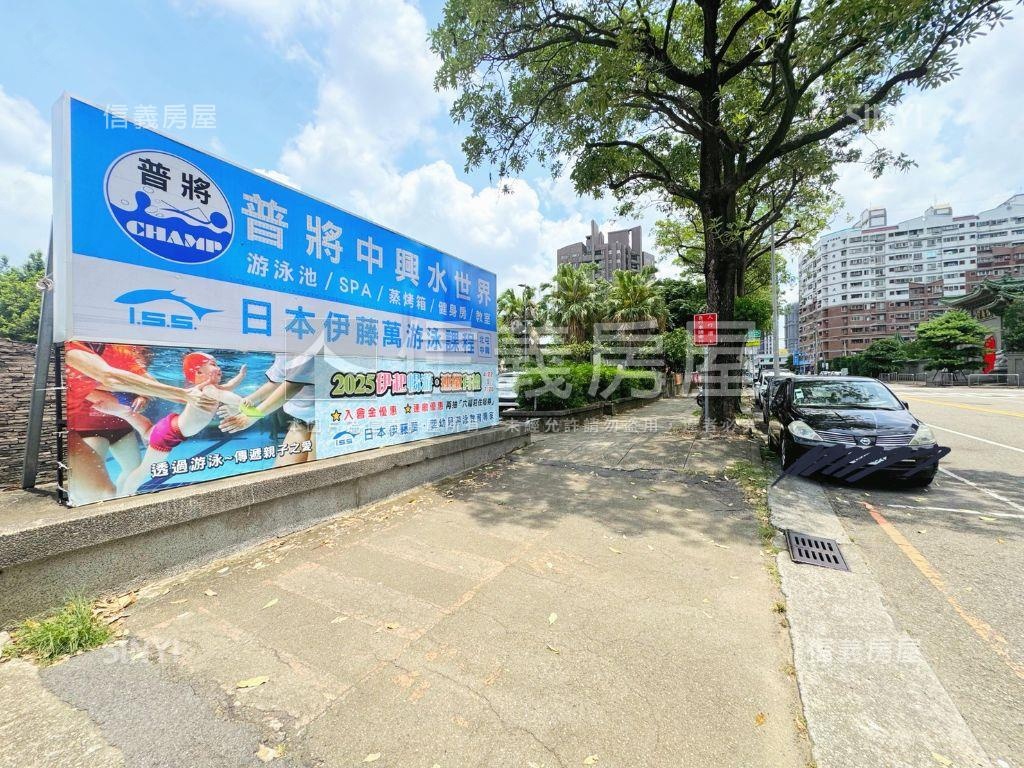 帥正山西路角間金店面讚房屋室內格局與周邊環境