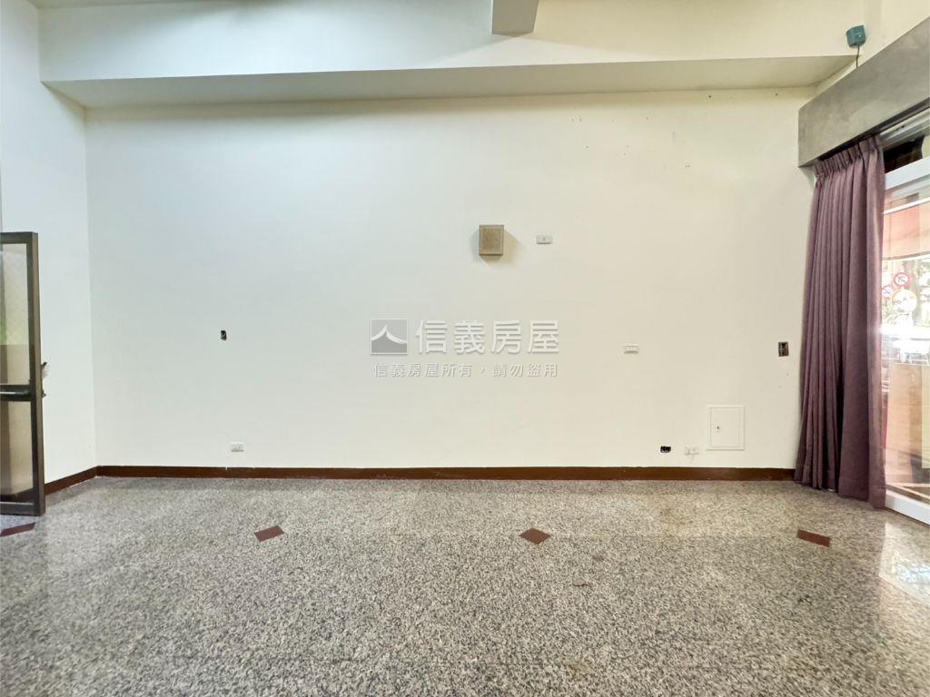 近校園大空間金店面房屋室內格局與周邊環境