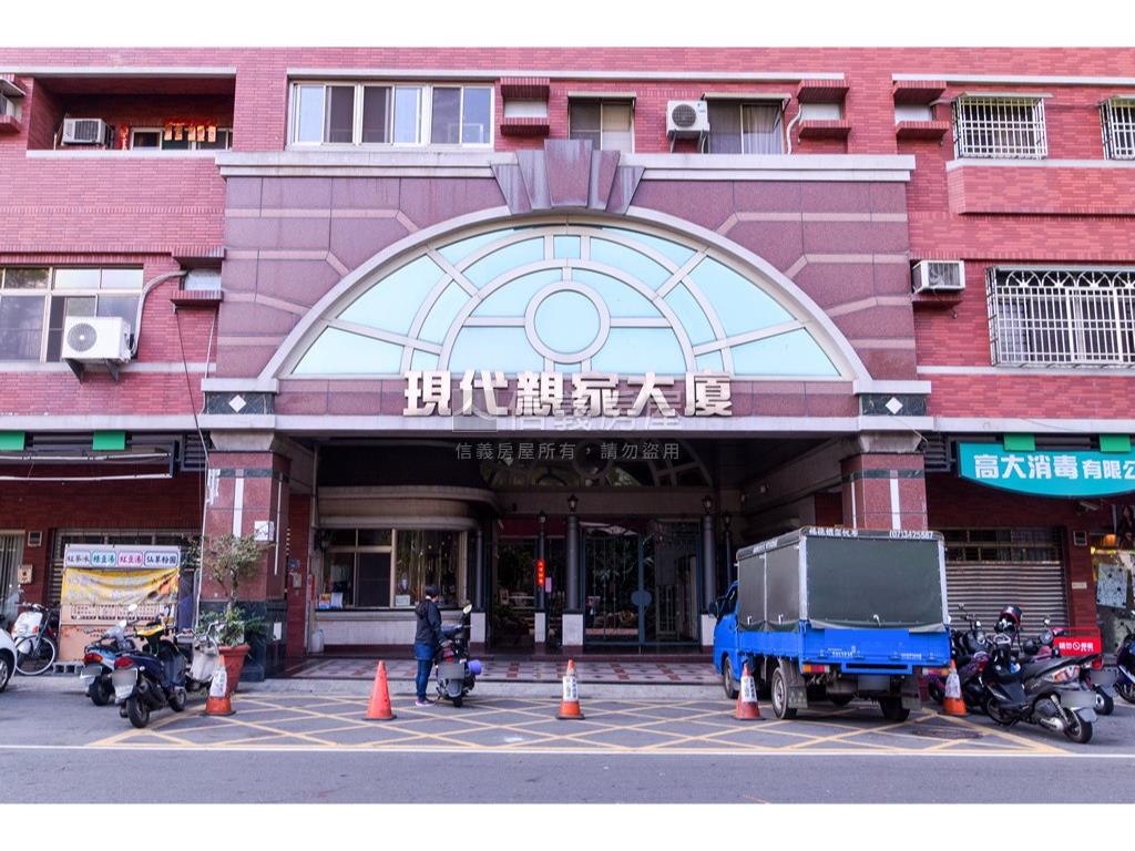 近校園大空間金店面房屋室內格局與周邊環境