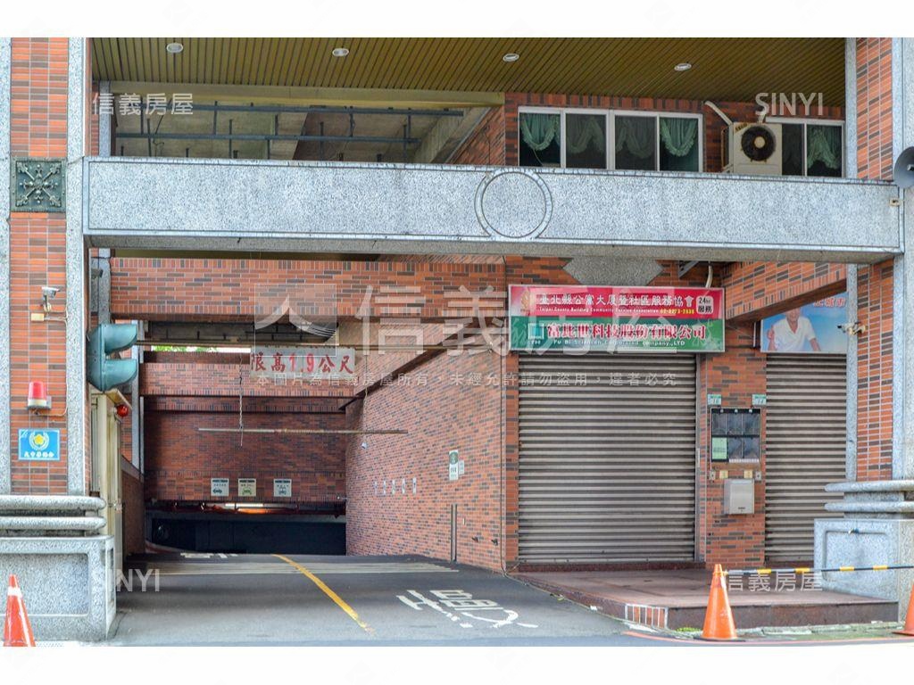 店長推薦！百老匯３房車位房屋室內格局與周邊環境