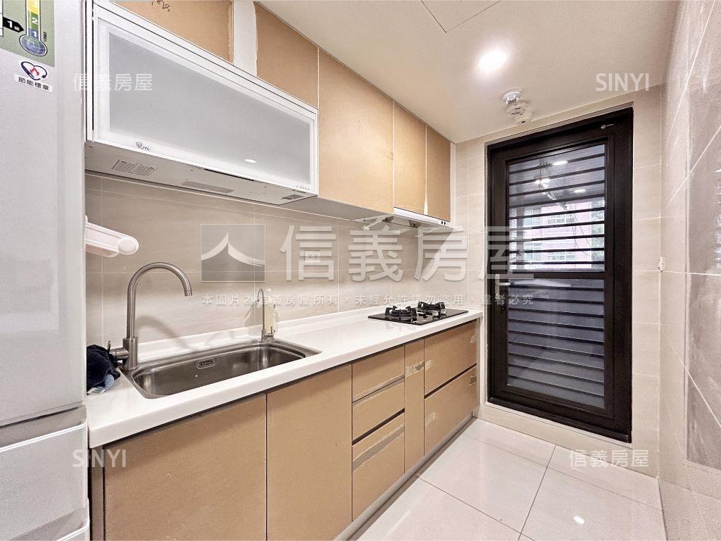 公園旁全新交屋百洲賞三房房屋室內格局與周邊環境