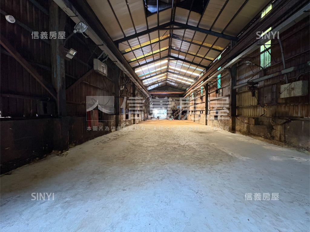 近Ａ１０高約９米乙工廠房房屋室內格局與周邊環境