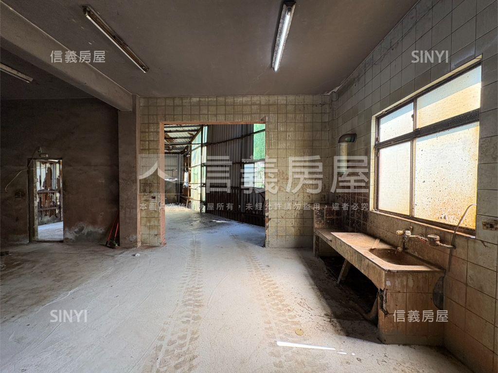 近Ａ１０高約９米乙工廠房房屋室內格局與周邊環境