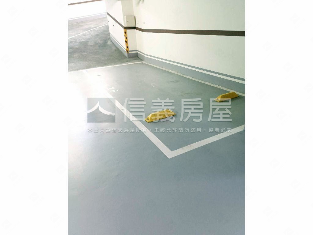 都峰苑高樓邊間２房車位房屋室內格局與周邊環境