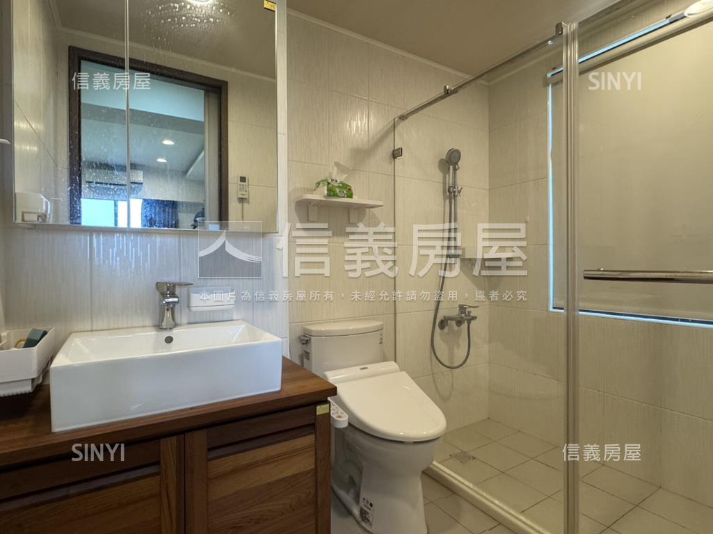 環宇市住宅綠景四房雙車位房屋室內格局與周邊環境