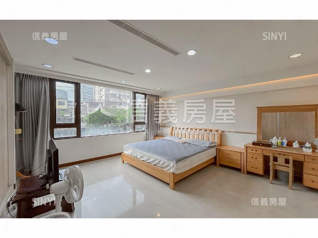 通豪高邑邊間採光極好店面房屋室內格局與周邊環境