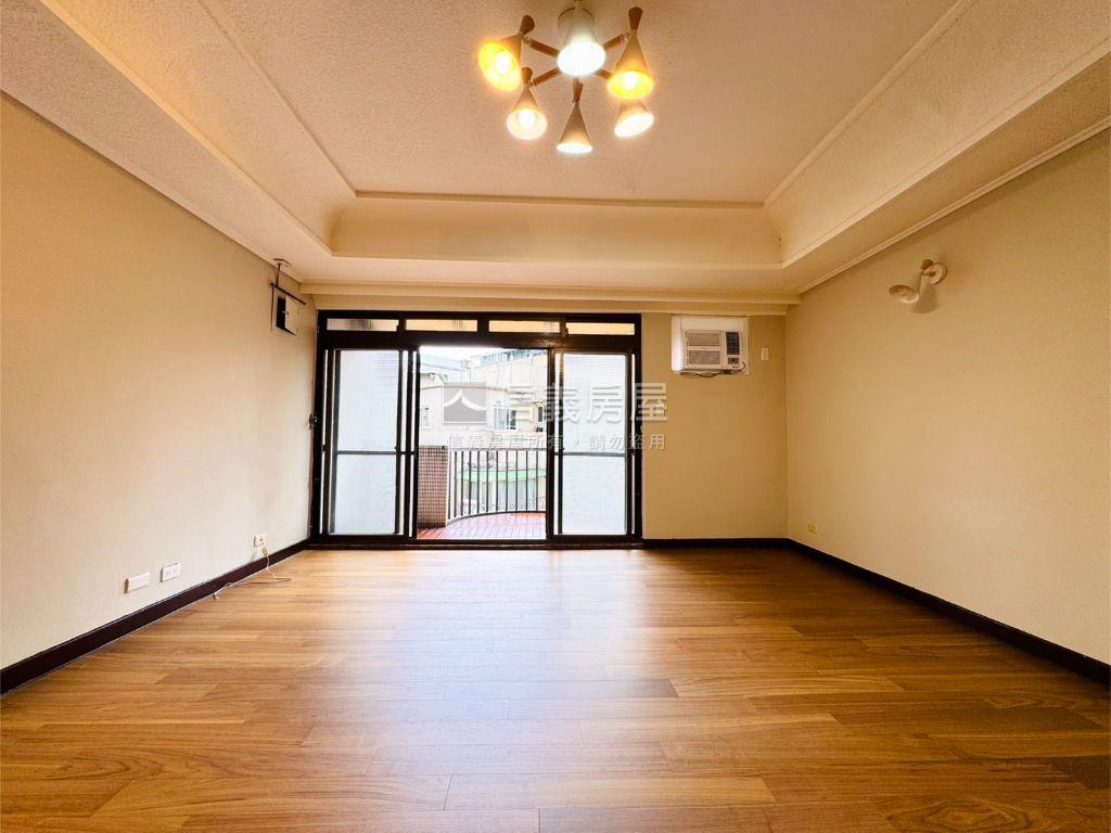 天母磺溪邊間三房美寓房屋室內格局與周邊環境
