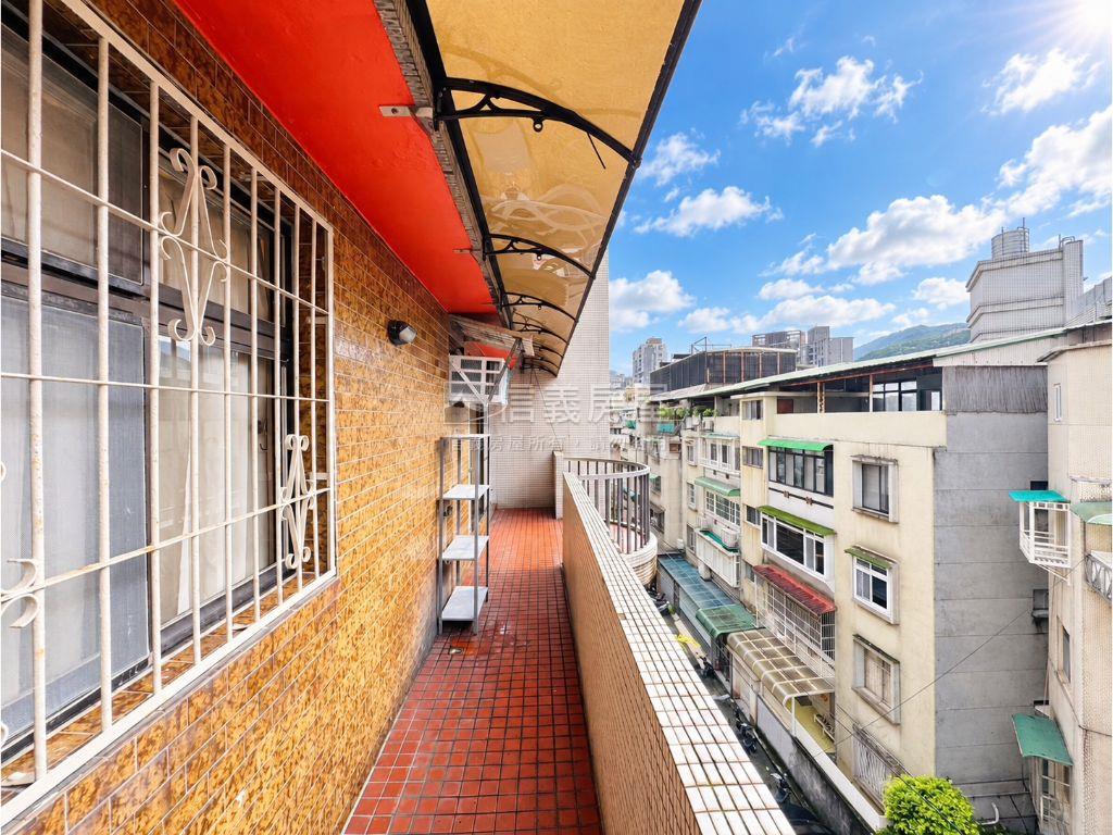 天母磺溪邊間三房美寓房屋室內格局與周邊環境