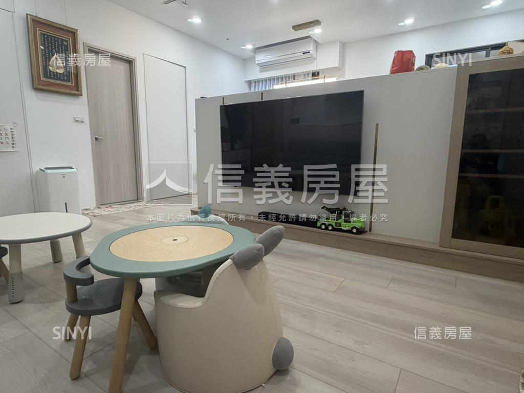 藍圖講義４房溫馨風格雙車房屋室內格局與周邊環境