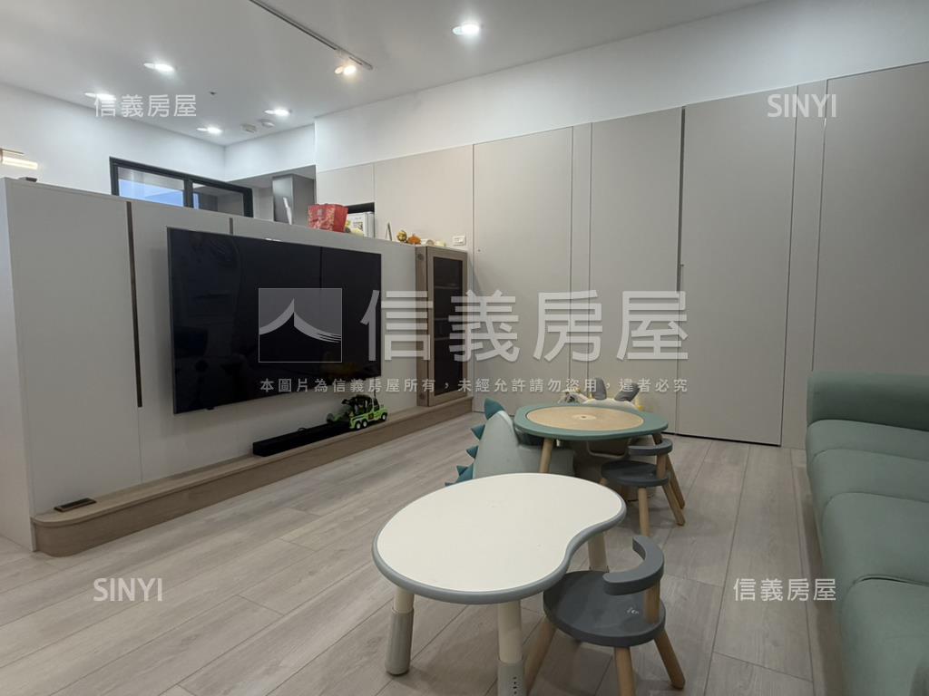 藍圖講義４房溫馨風格雙車房屋室內格局與周邊環境