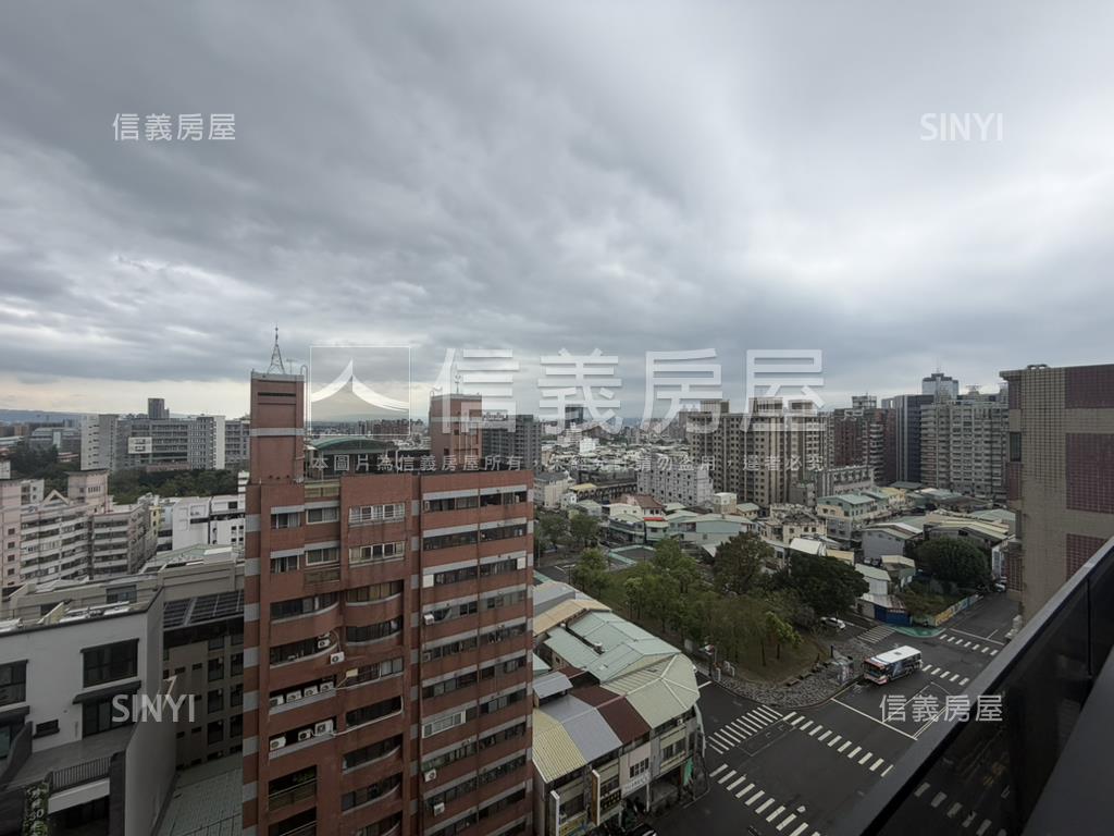 藍圖講義４房溫馨風格雙車房屋室內格局與周邊環境