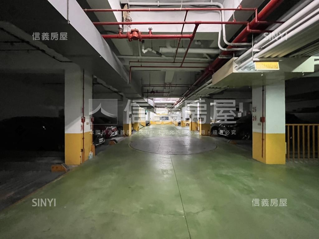 挑高電梯車位小宅房屋室內格局與周邊環境