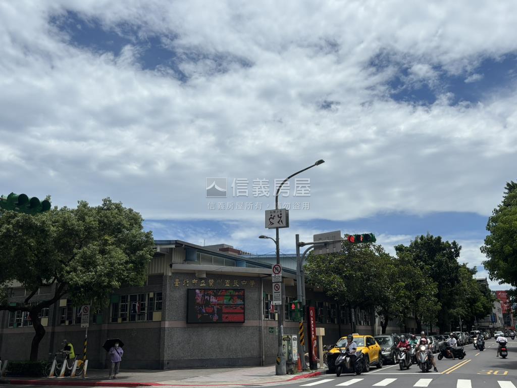 大面寬稀有店面房屋室內格局與周邊環境