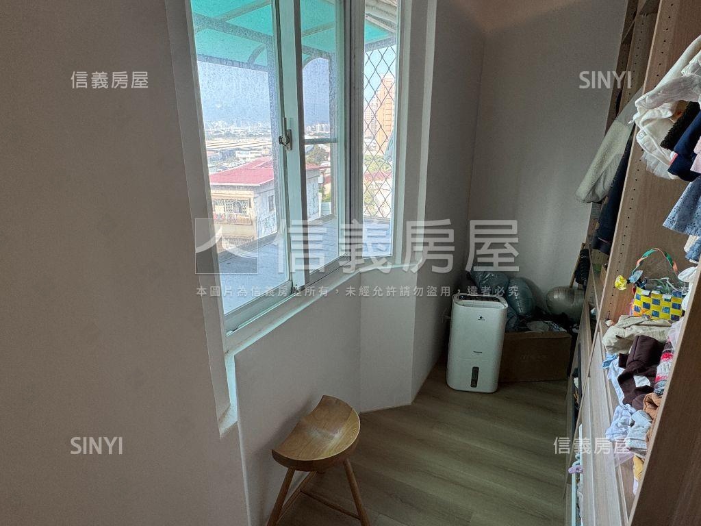 集賢家樂福採光大四房車位房屋室內格局與周邊環境