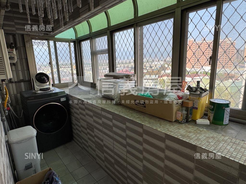 集賢家樂福採光大四房車位房屋室內格局與周邊環境