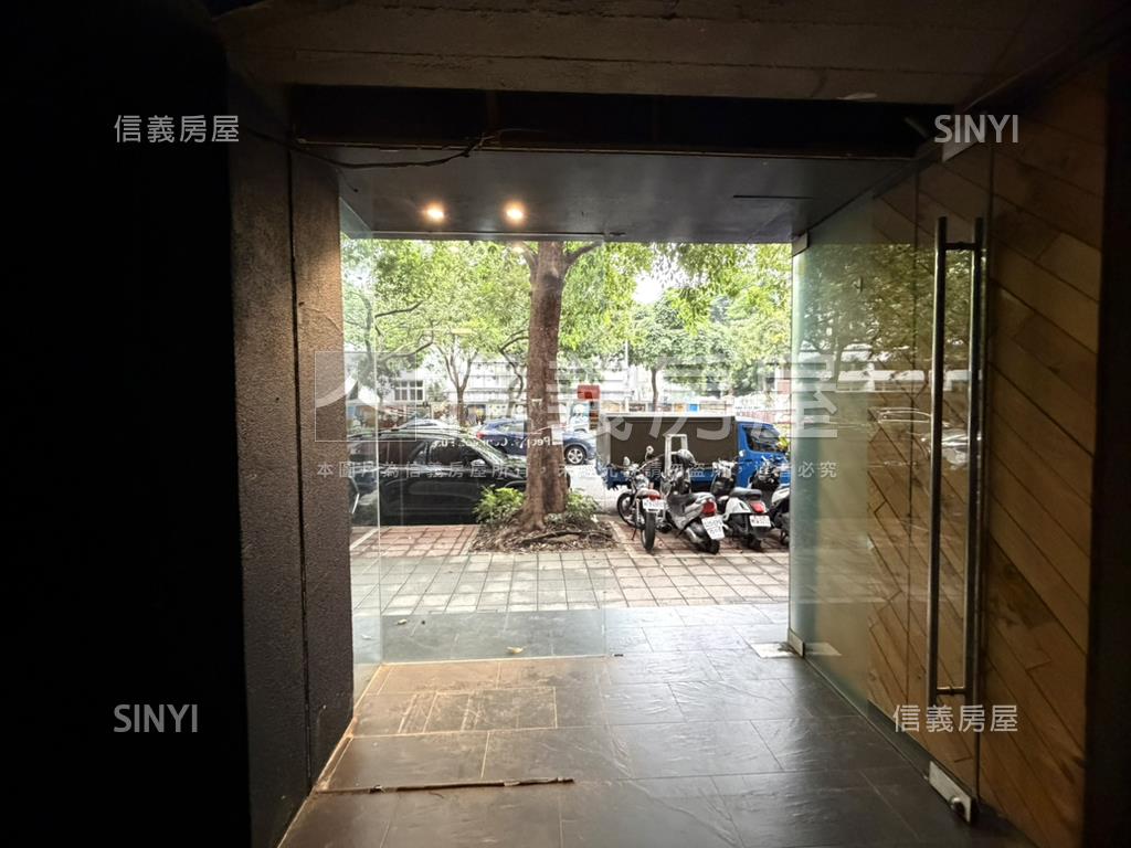 仁愛安和★金鑽店面房屋室內格局與周邊環境