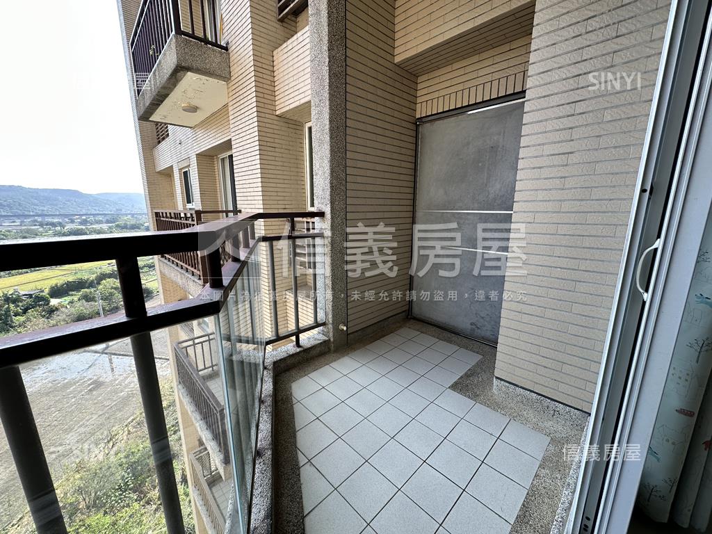 大自然美景３房雙車位房屋室內格局與周邊環境