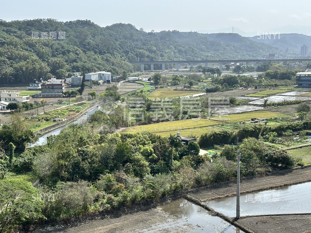 大自然美景３房雙車位房屋室內格局與周邊環境