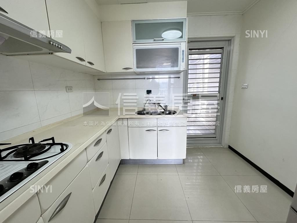 大自然美景３房雙車位房屋室內格局與周邊環境