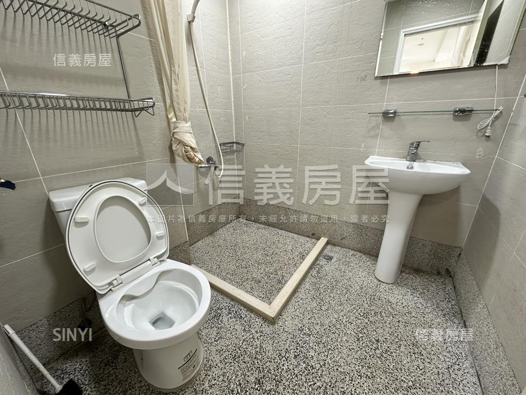 大自然美景３房雙車位房屋室內格局與周邊環境