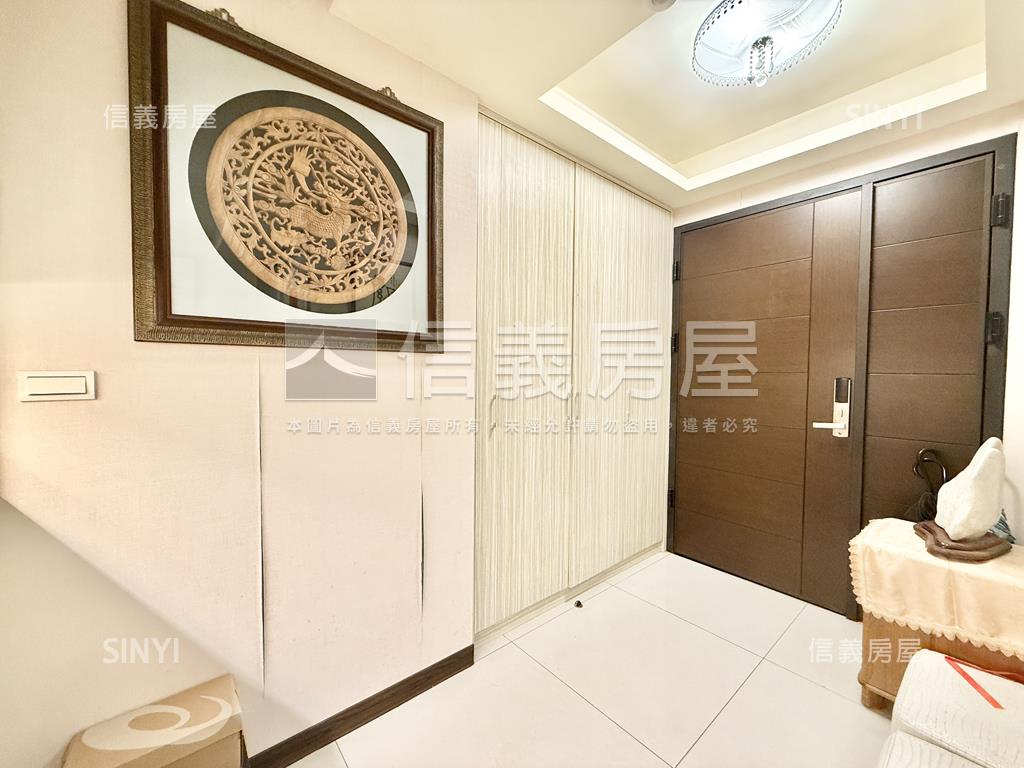 先看這間！艾菲爾三房朝東房屋室內格局與周邊環境
