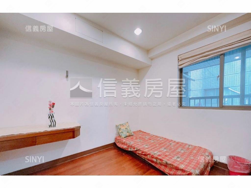 民俗公園五房雙平車露台戶房屋室內格局與周邊環境