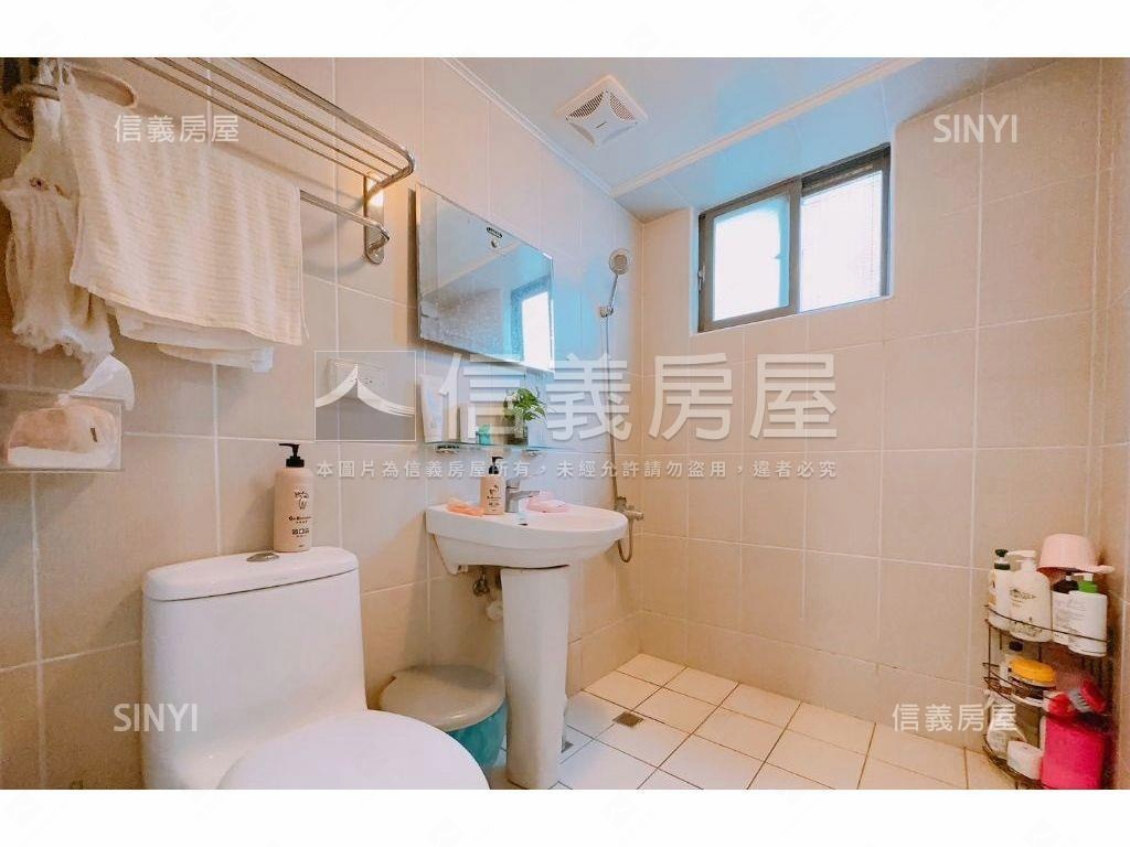 民俗公園五房雙平車露台戶房屋室內格局與周邊環境