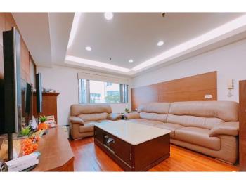 民俗公園五房雙平車露台戶