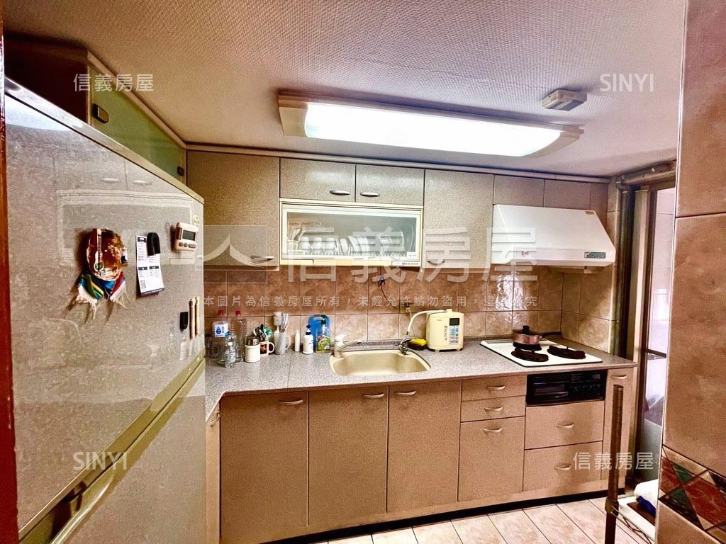 八期高樓露台戶稀有釋出房屋室內格局與周邊環境