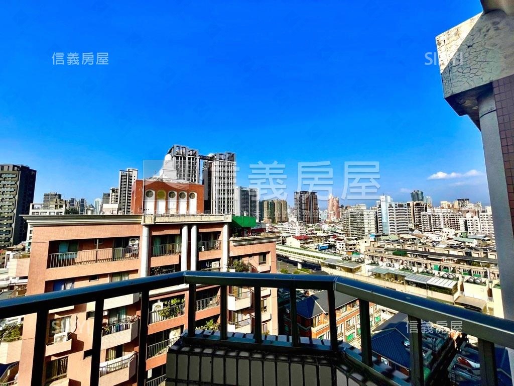 八期高樓露台戶稀有釋出房屋室內格局與周邊環境