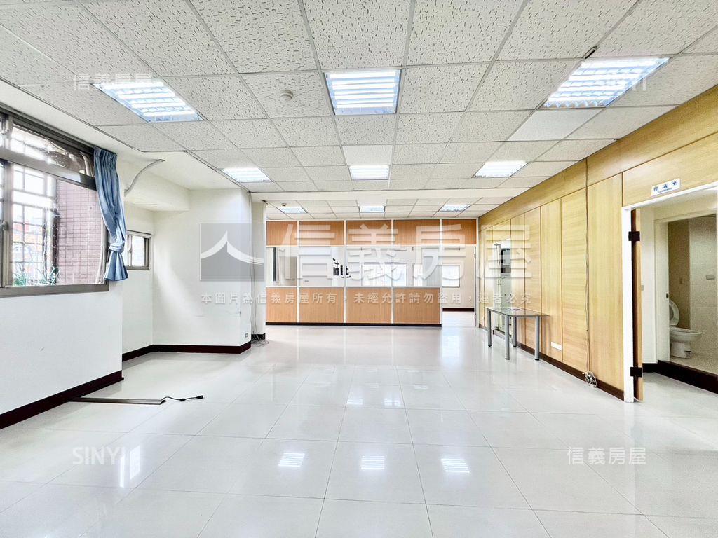 松江南京高樓邊間坡平車位房屋室內格局與周邊環境