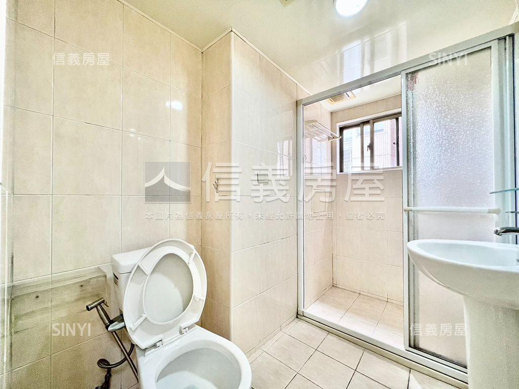 松江南京高樓邊間坡平車位房屋室內格局與周邊環境